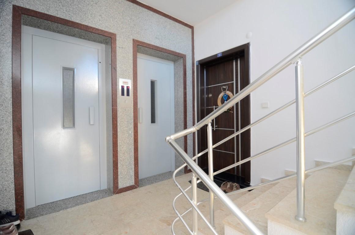 MAY370 - Photo 12