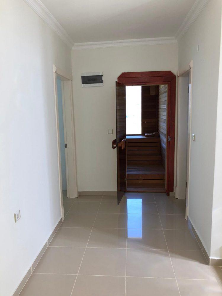 MAY479 - Photo 27