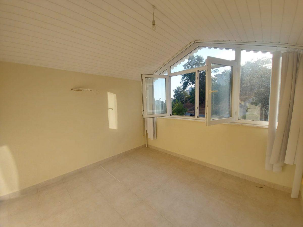 MAY555 - Photo 3