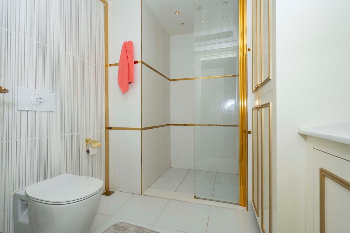MAY478 - Photo 15