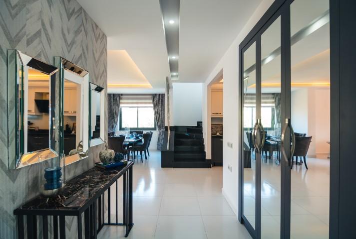 MAY523 - Photo 2