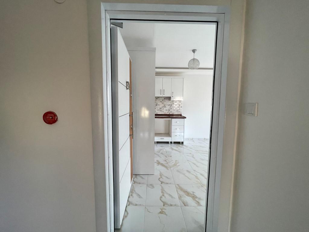 MAY543 - Photo 2