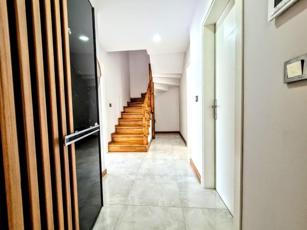 MAY516 - Photo 20