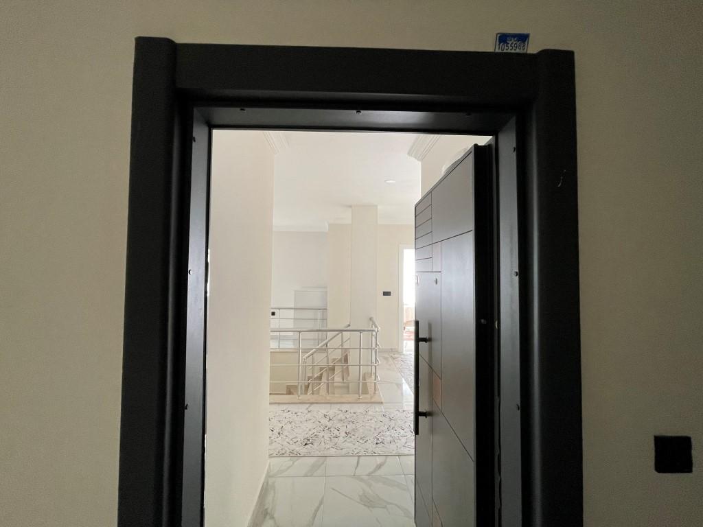 MAY547 - Photo 4