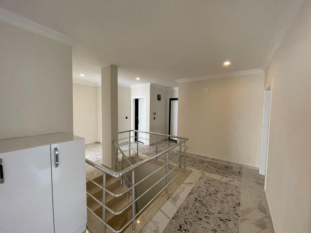 MAY547 - Photo 11