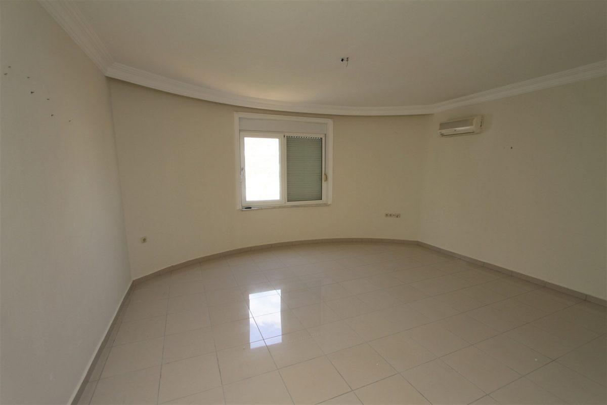 MAY465 - Photo 14