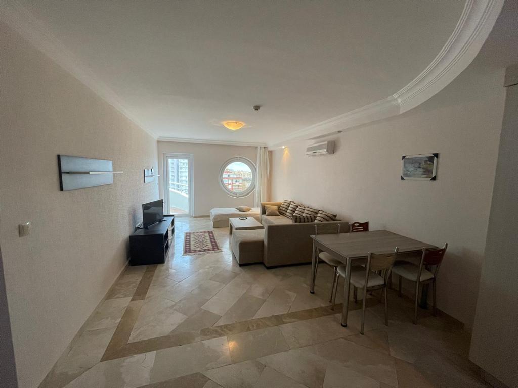 MAY466 - Photo 28