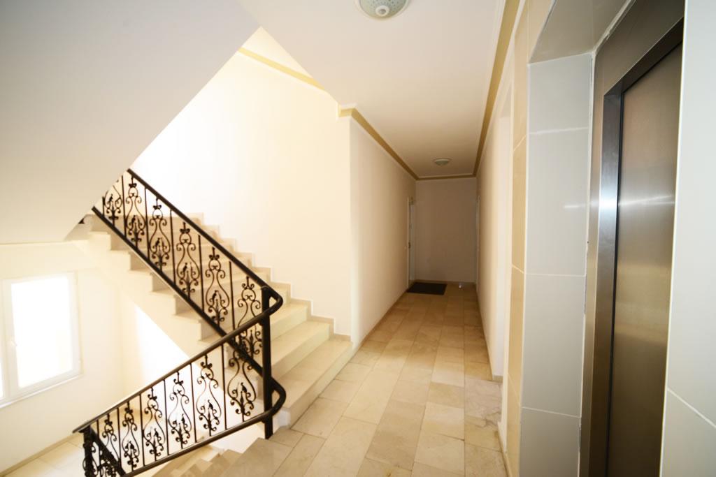 MAY577 - Photo 10