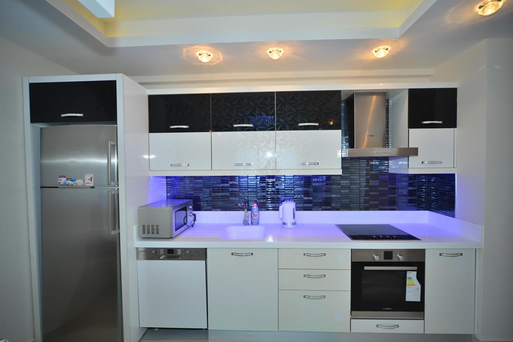 MAY580 - Photo 8