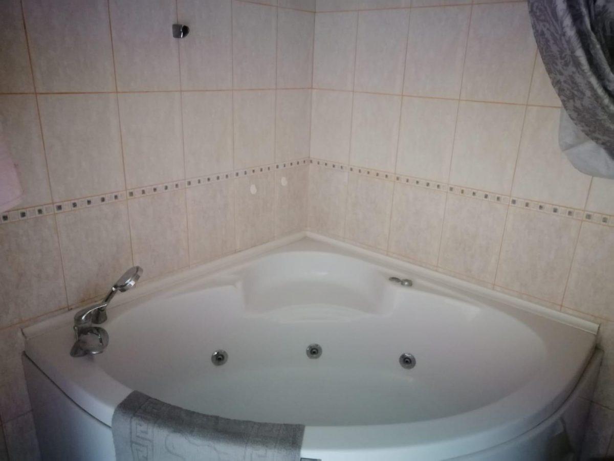 MAY692 - Photo 37