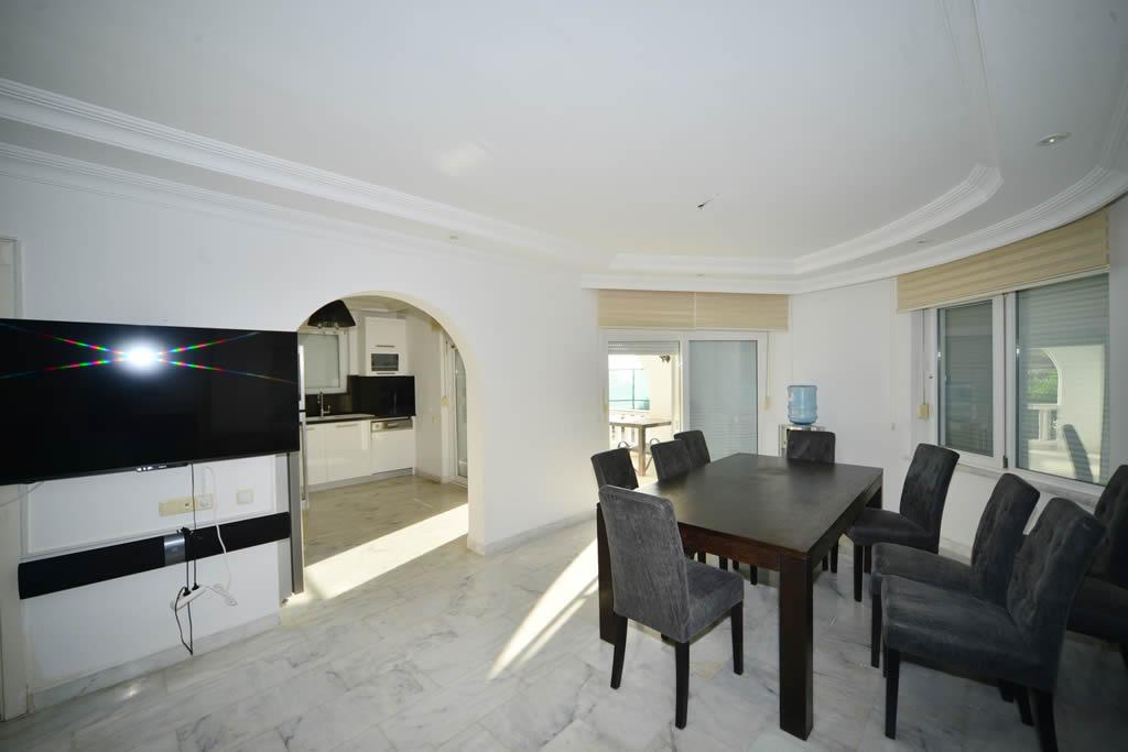 MAY576 - Photo 10