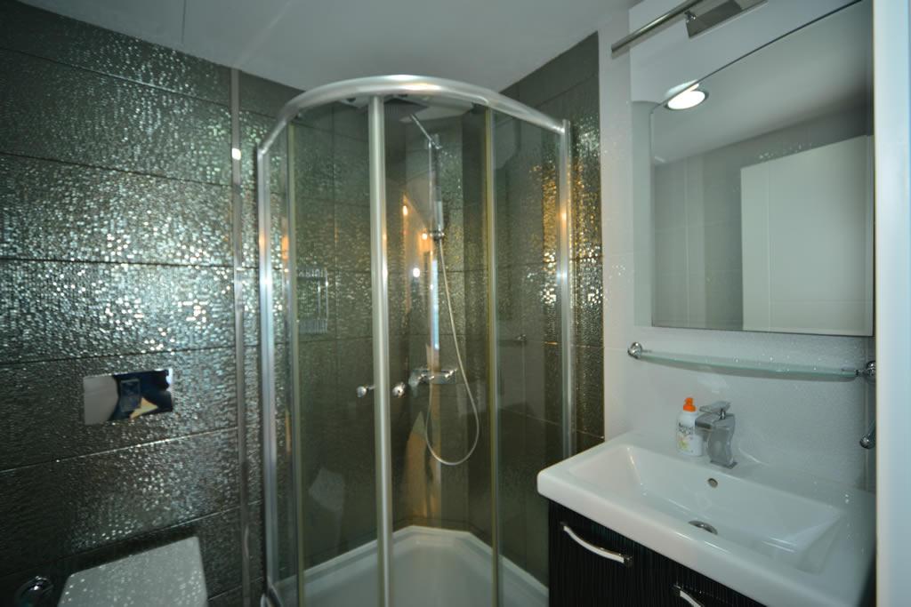 MAY580 - Photo 15