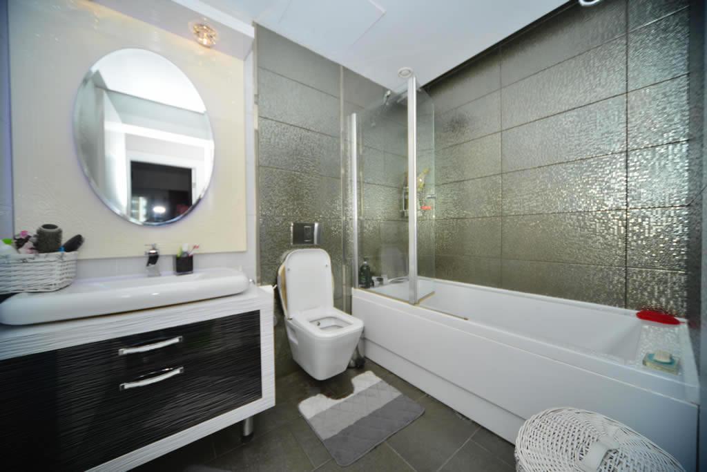 MAY580 - Photo 16