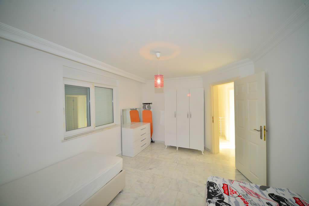 MAY576 - Photo 17