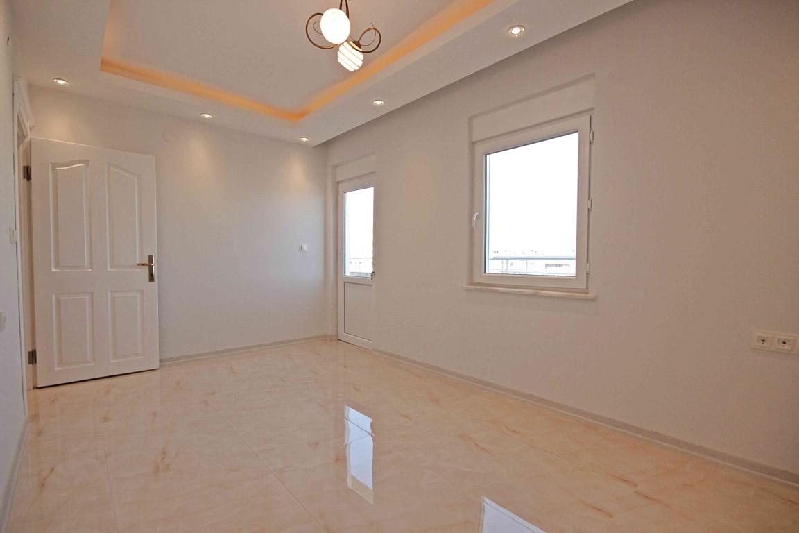 MAY590 - Photo 16