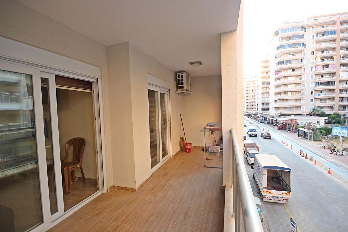MAY585 - Photo 16