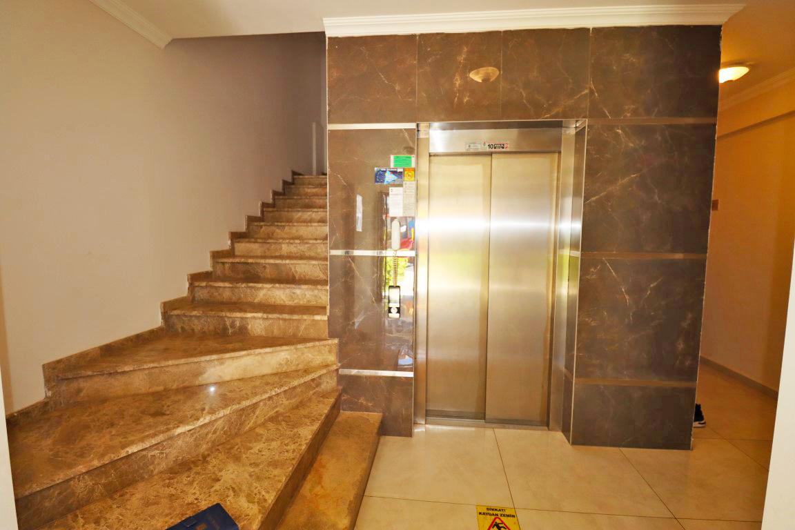 MAY677 - Photo 17
