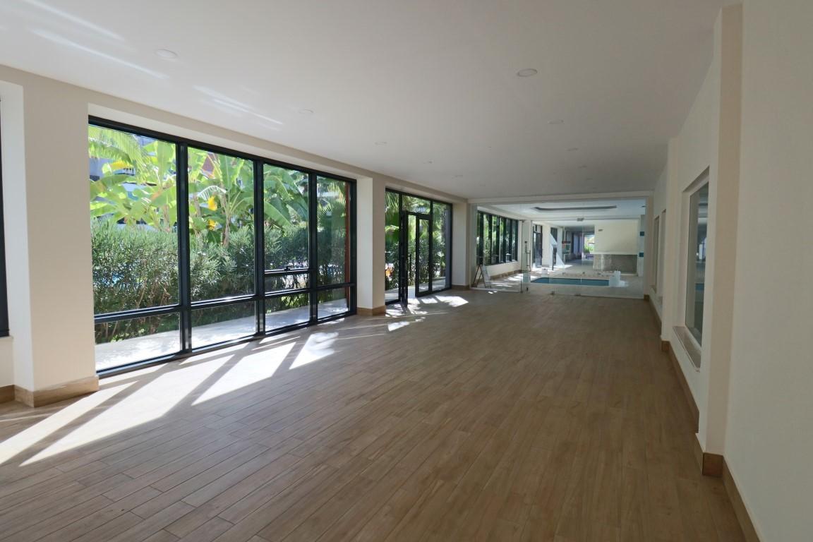 MAY737 - Photo 23