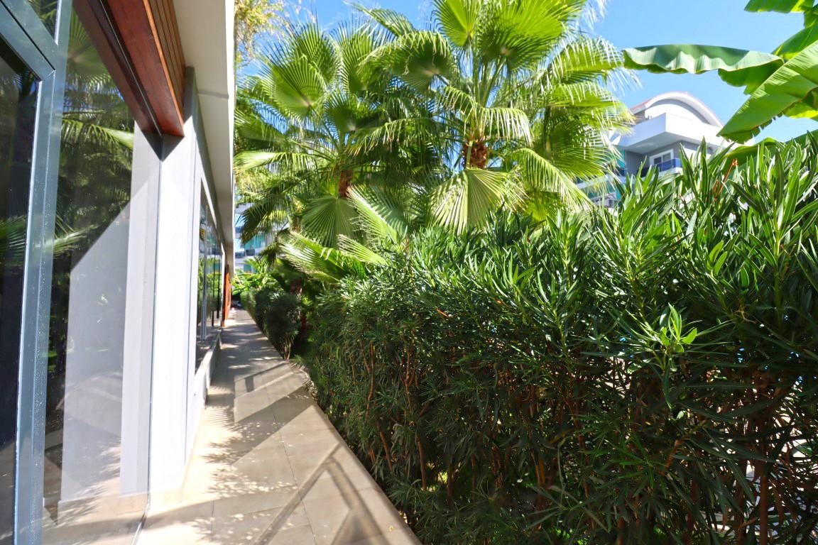 MAY737 - Photo 14