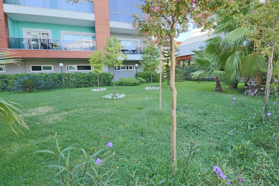 MAY737 - Photo 16