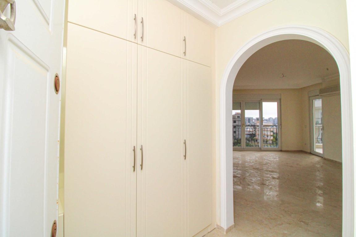 MAY714 - Photo 16
