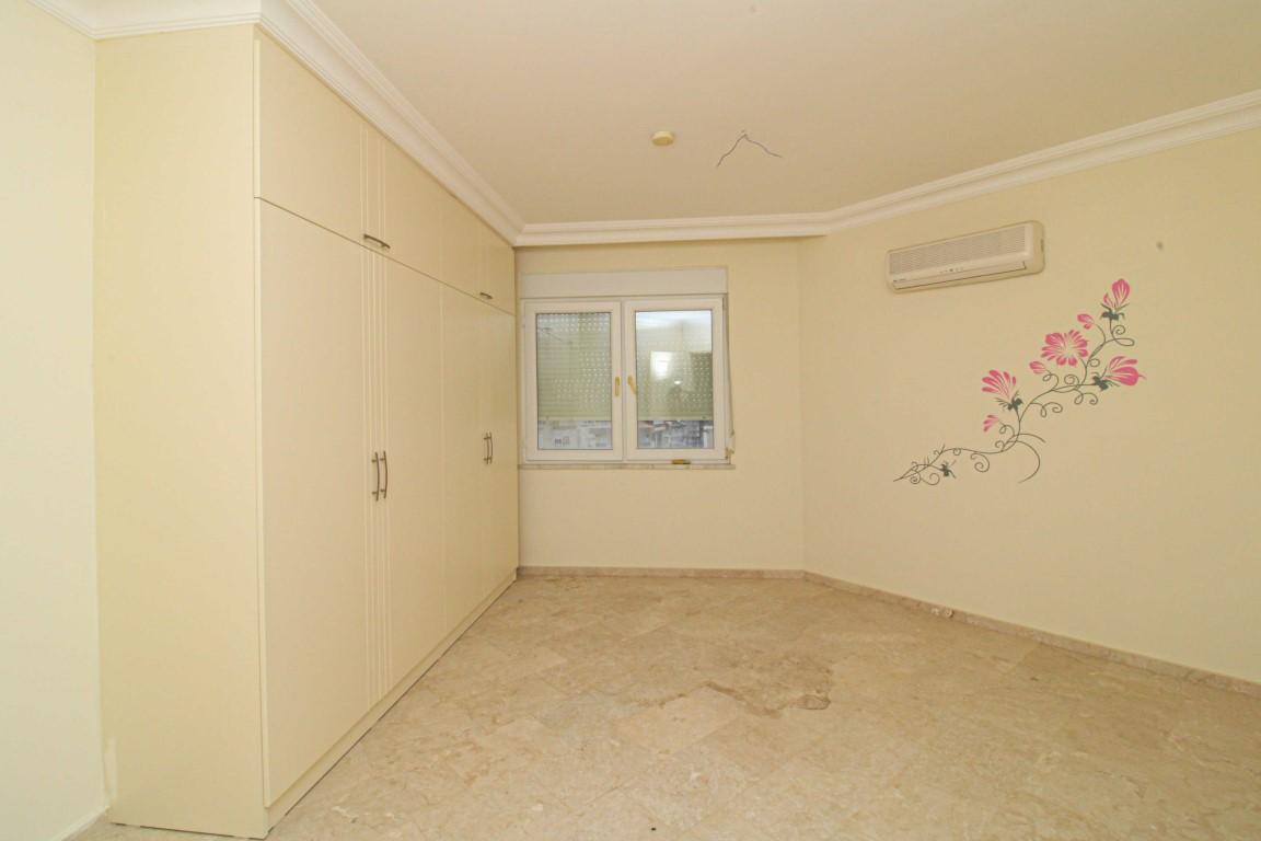MAY712 - Photo 18