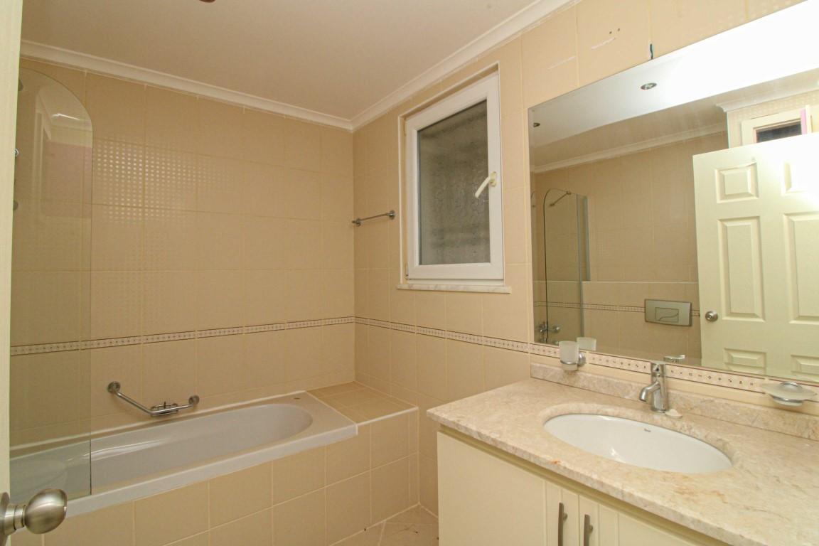 MAY711 - Photo 25