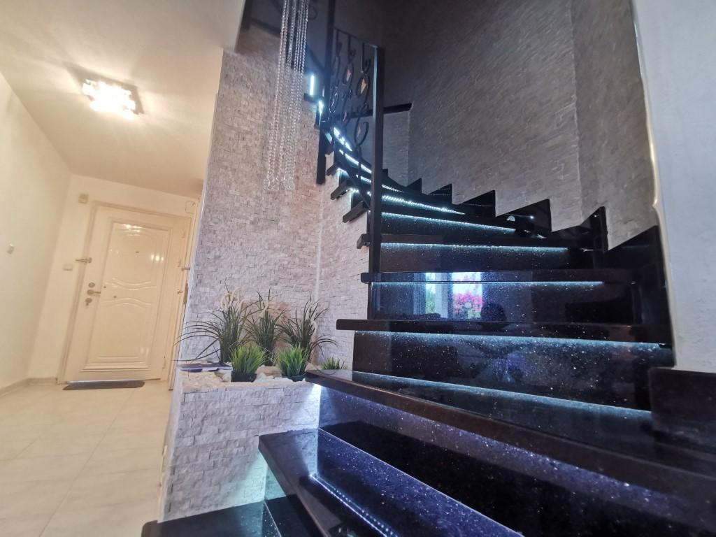 MAY663 - Photo 15
