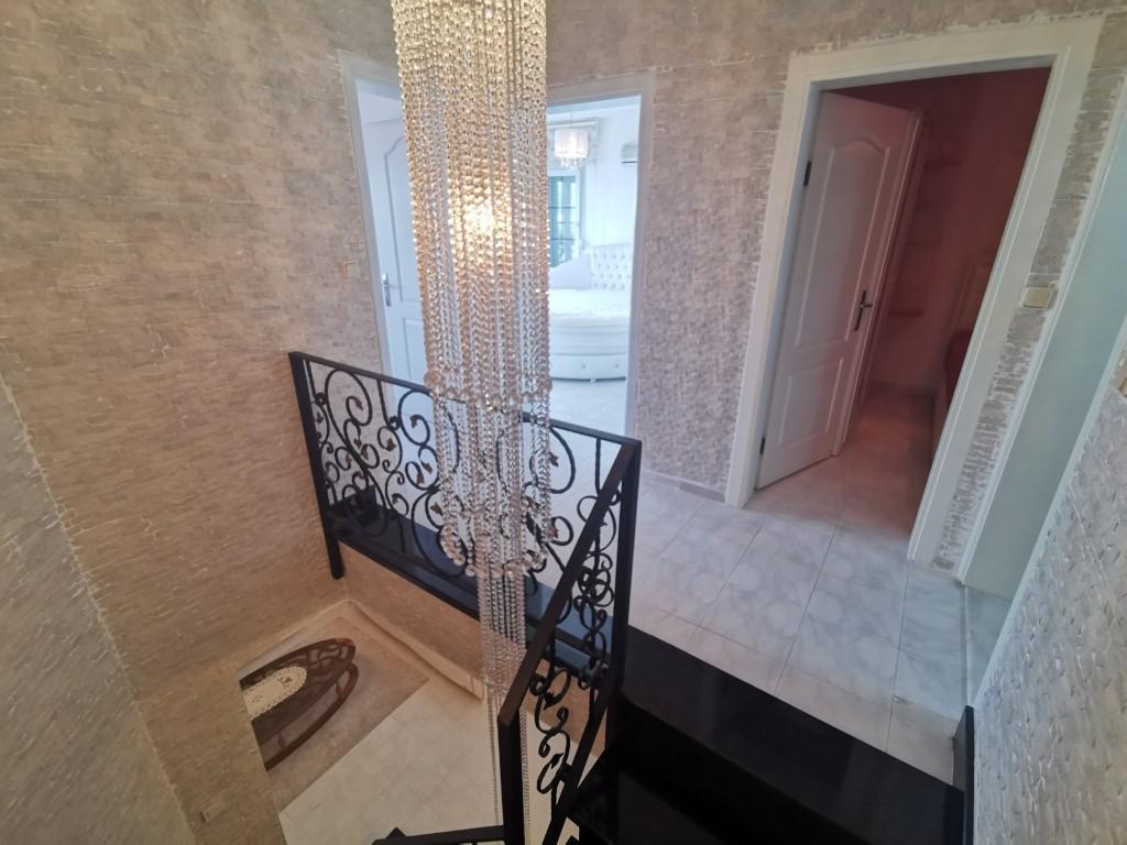 MAY663 - Photo 19