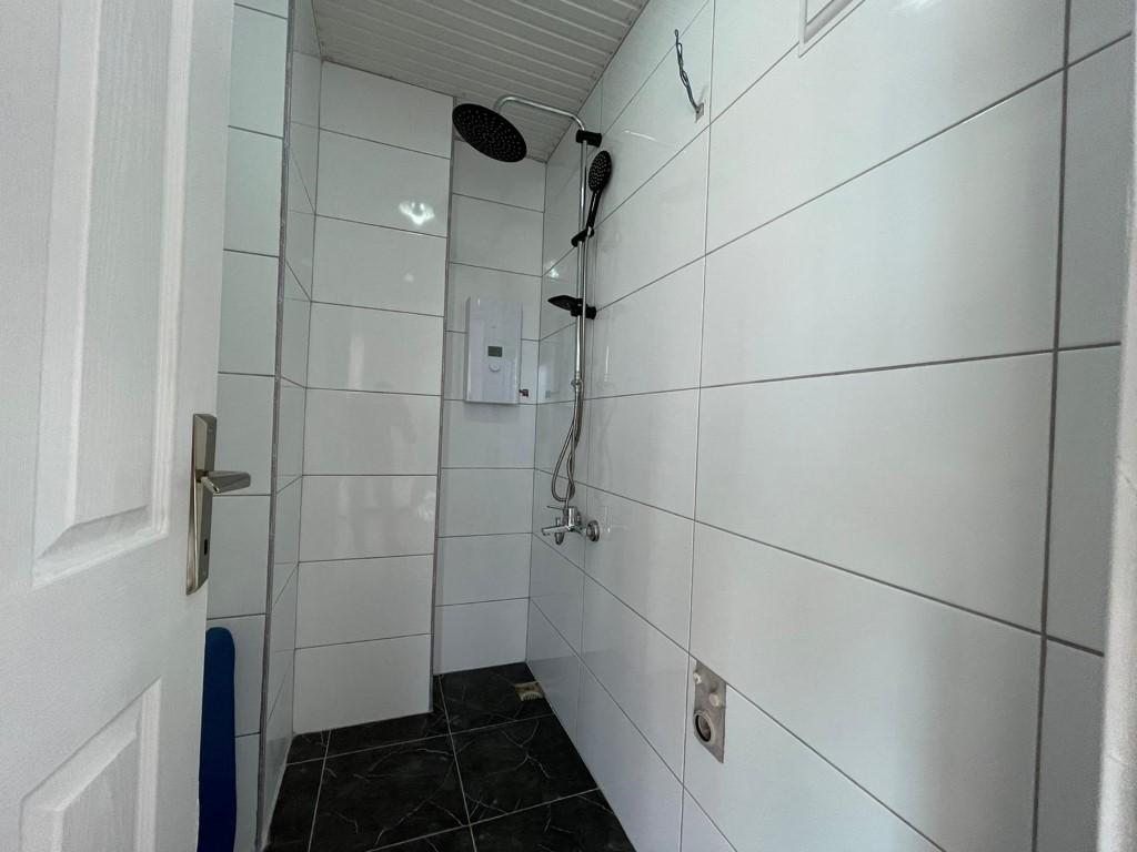 MAY586 - Photo 24