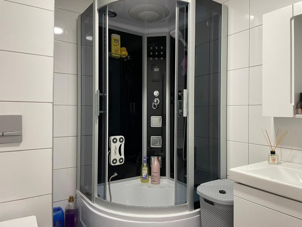 MAY586 - Photo 22