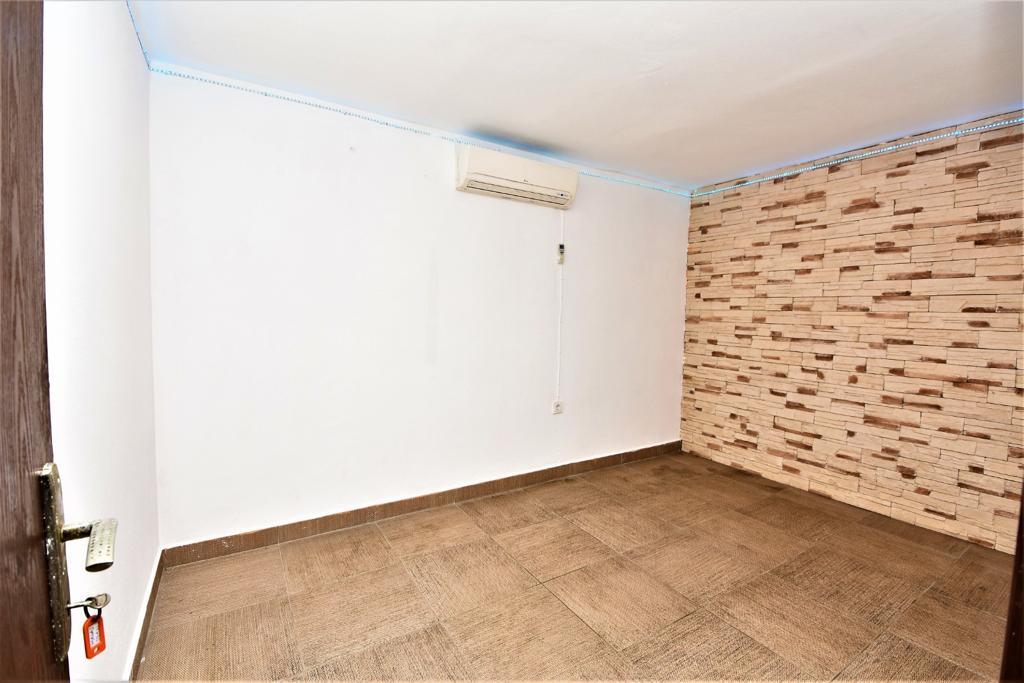 MAY773 - Photo 17