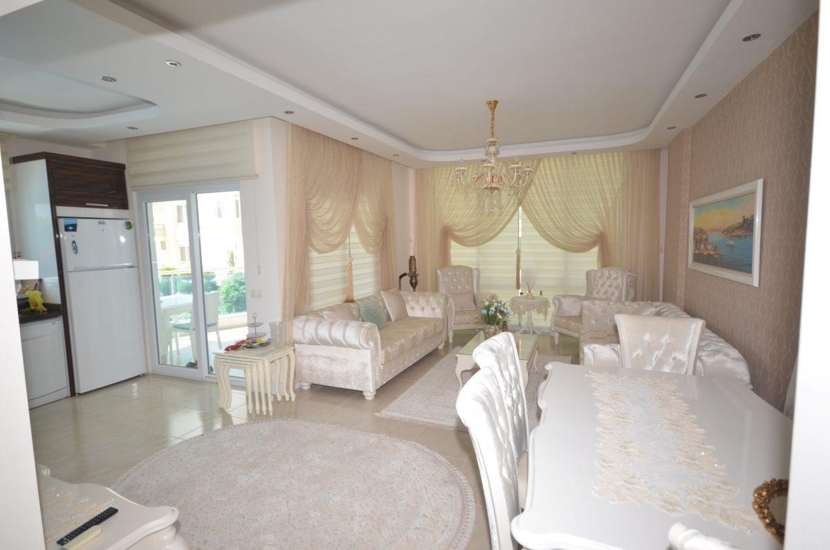 MAY609 - Photo 2