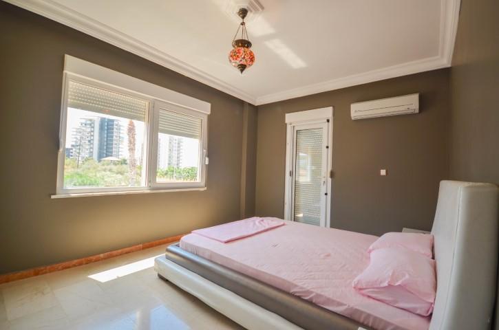 MAY1011 - Photo 16