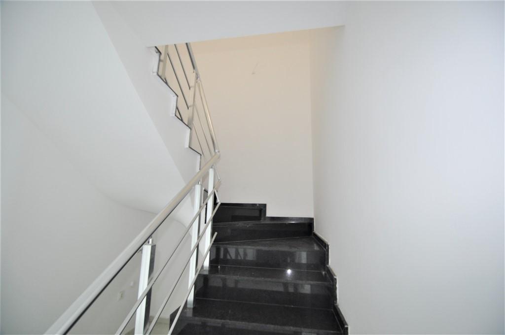 MAY1035 - Photo 10