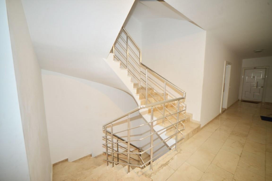 MAY920 - Photo 14