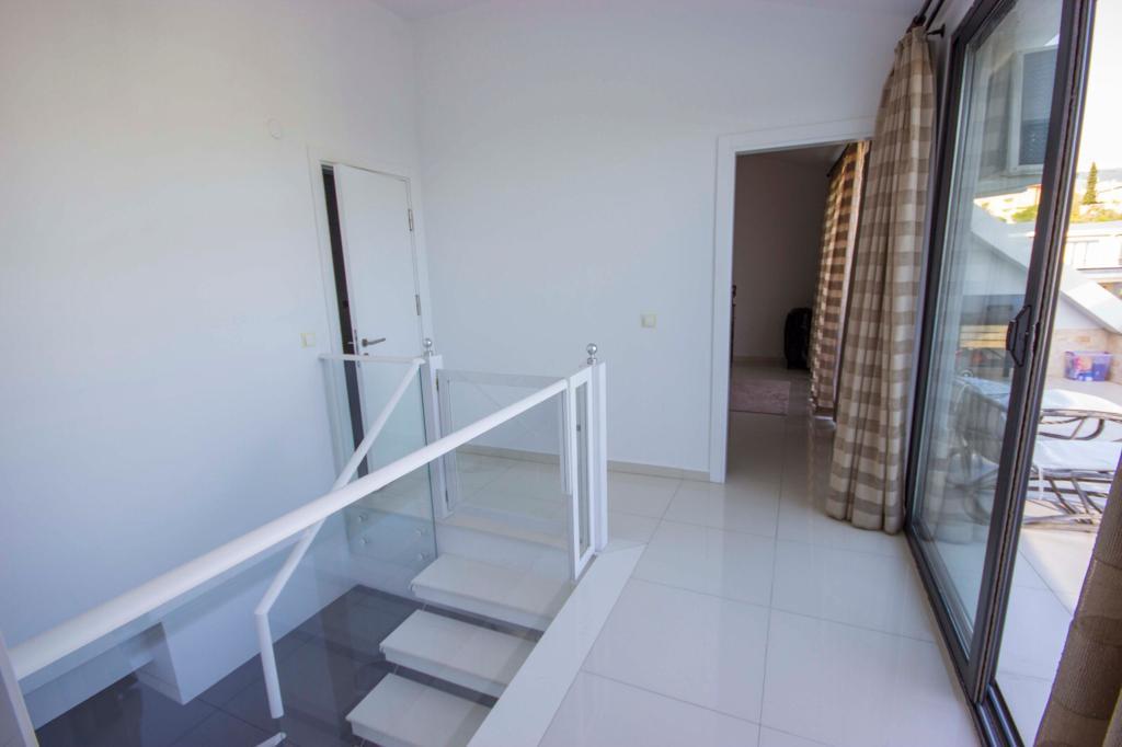 MAY1041 - Photo 13
