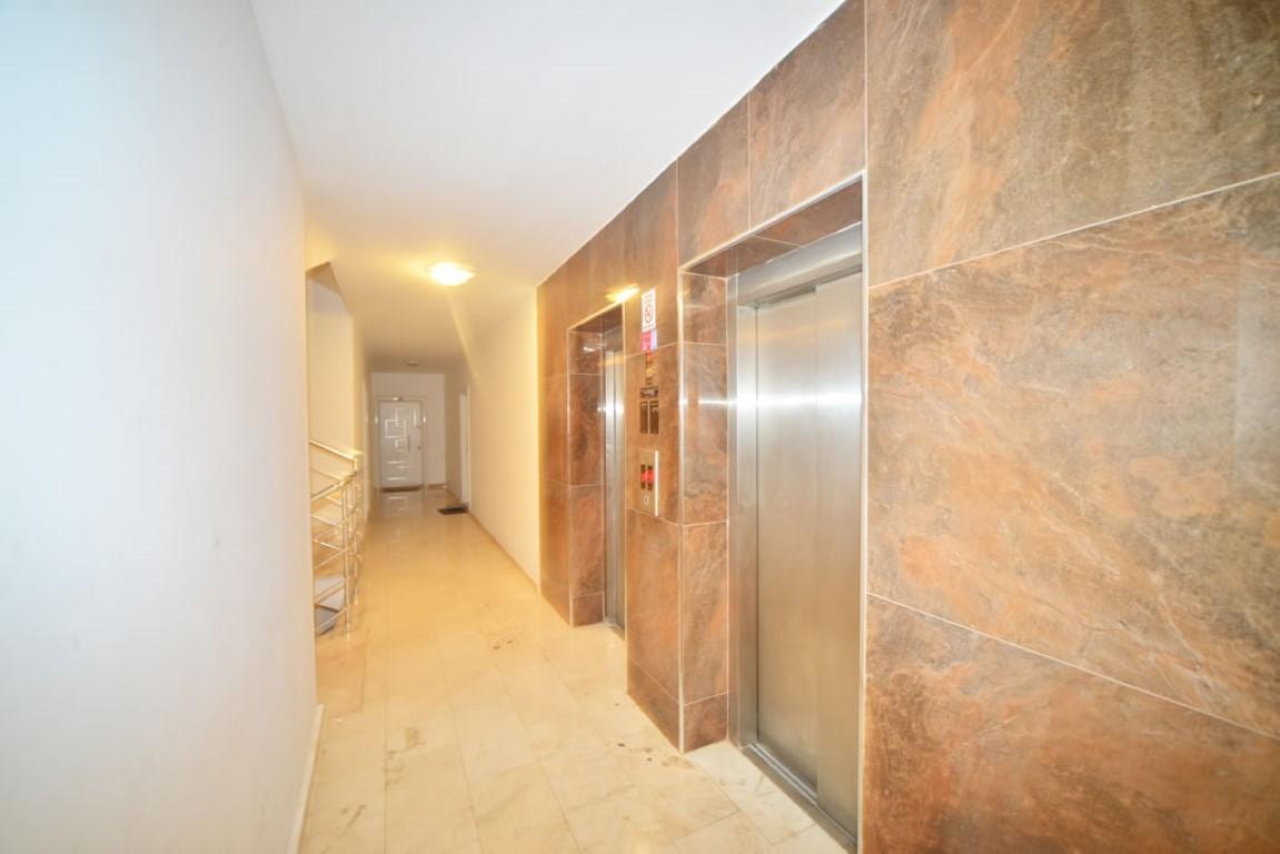 MAY920 - Photo 15