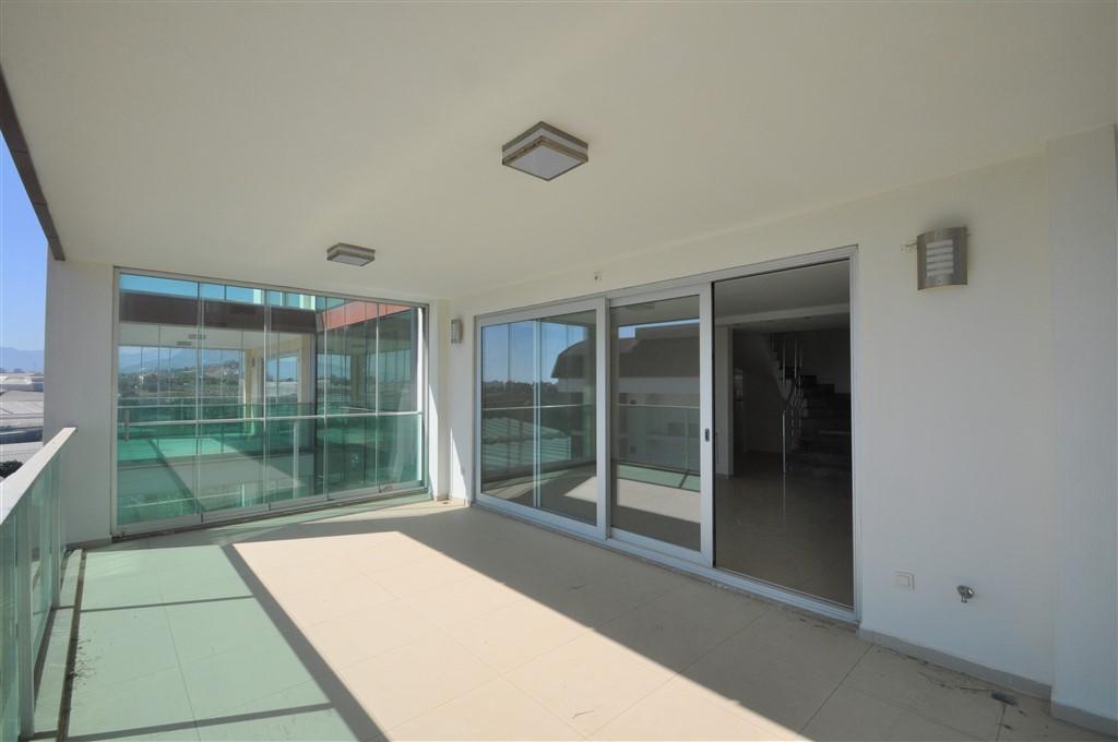 MAY1037 - Photo 22