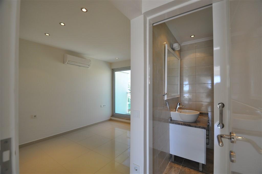 MAY1037 - Photo 25