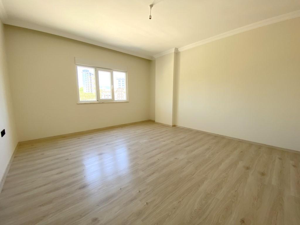 MAY811 - Photo 20