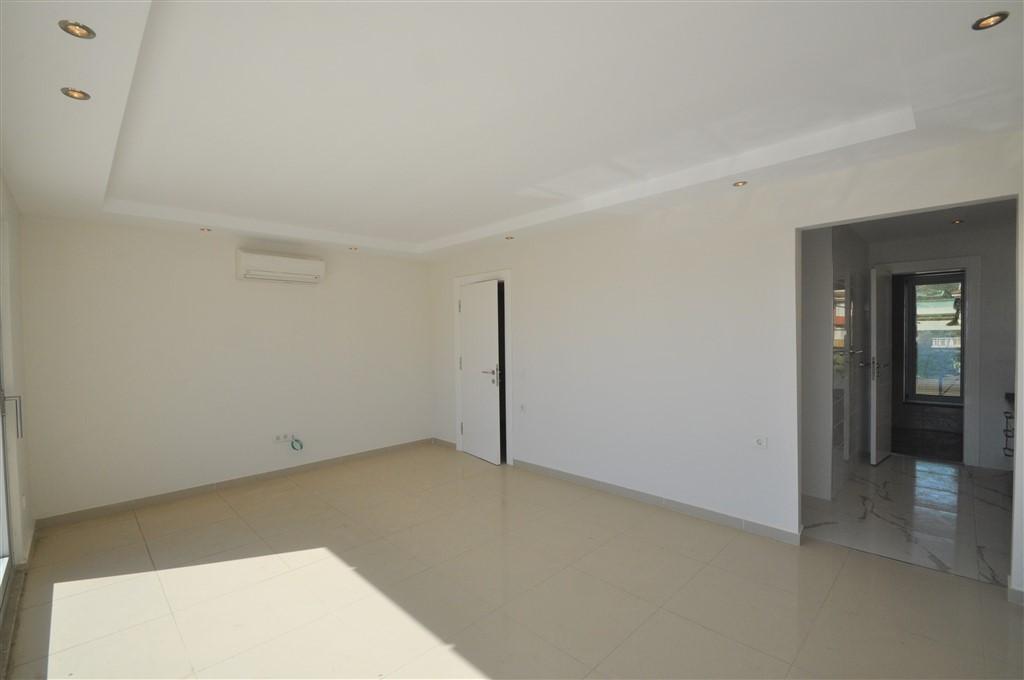 MAY1037 - Photo 32