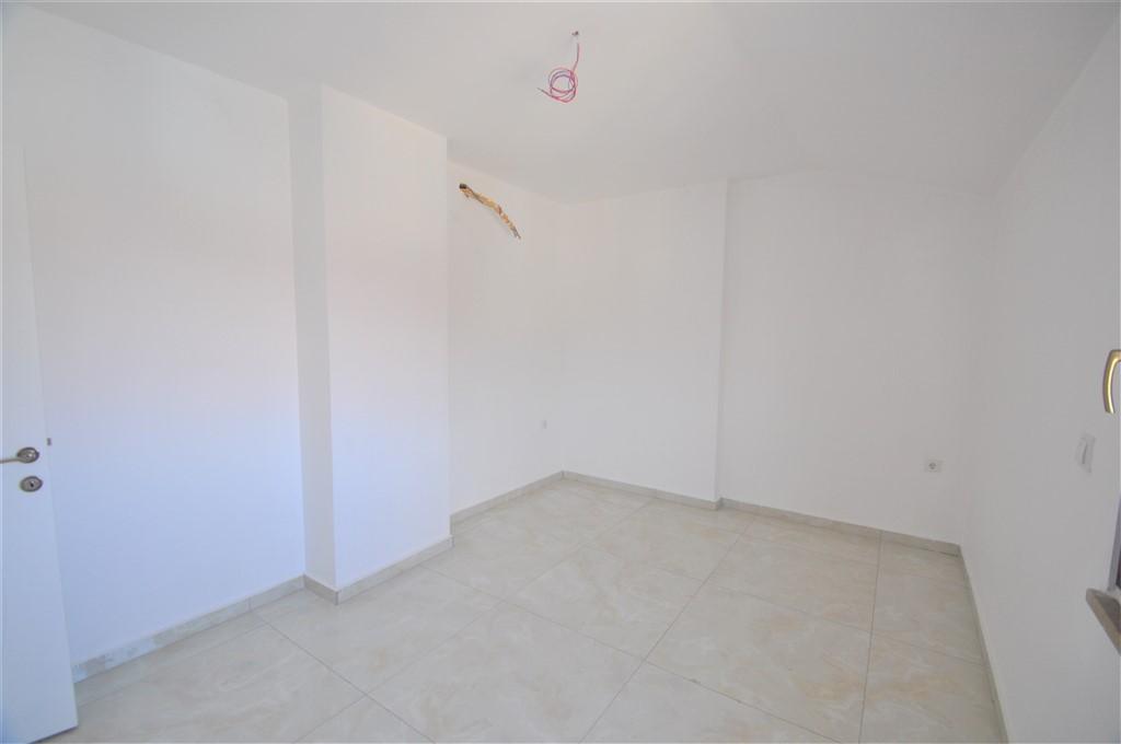 MAY1036 - Photo 33
