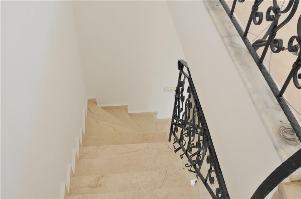 MAY1038 - Photo 31