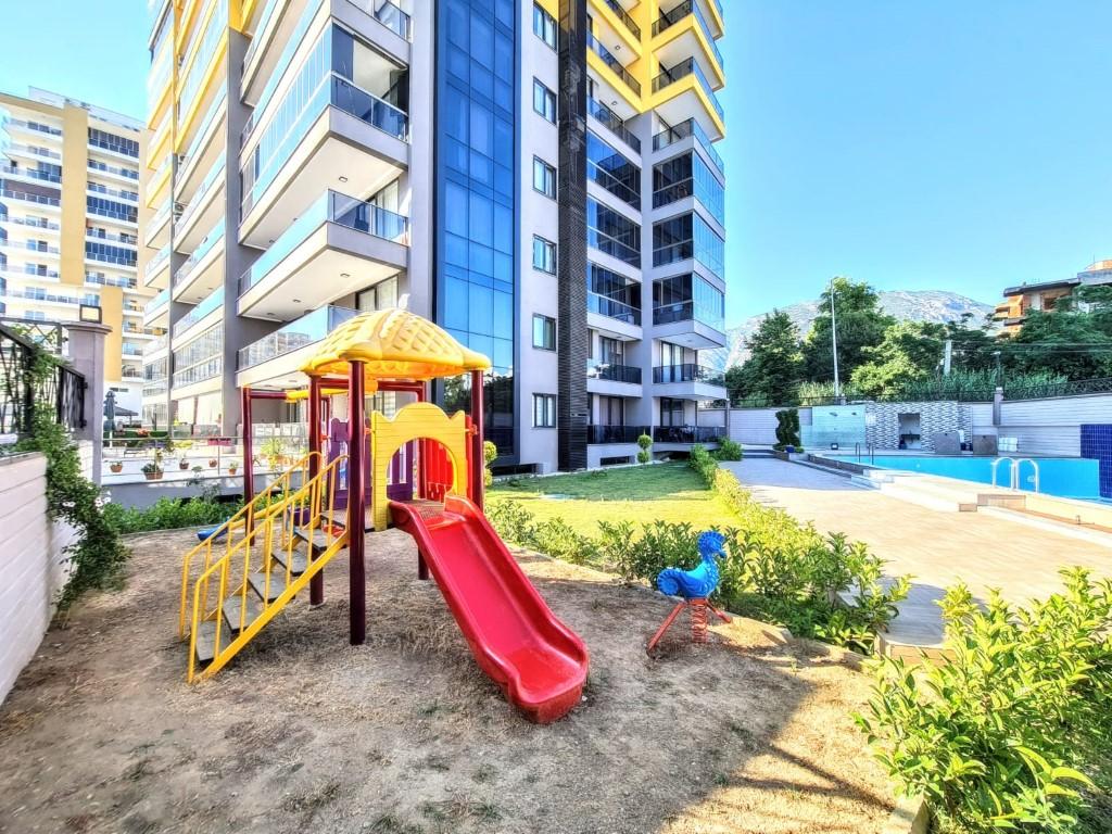 MAY889 - Photo 4