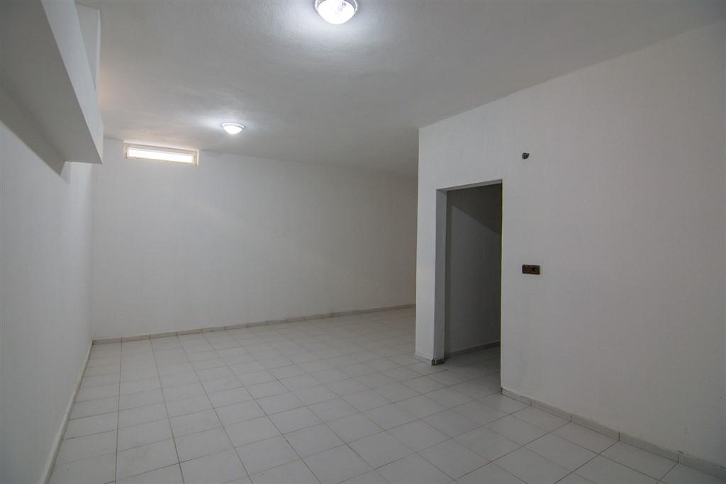 MAY1052 - Photo 21
