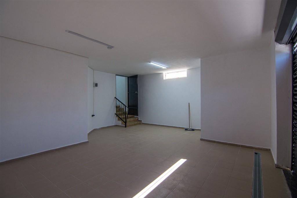 MAY1052 - Photo 25