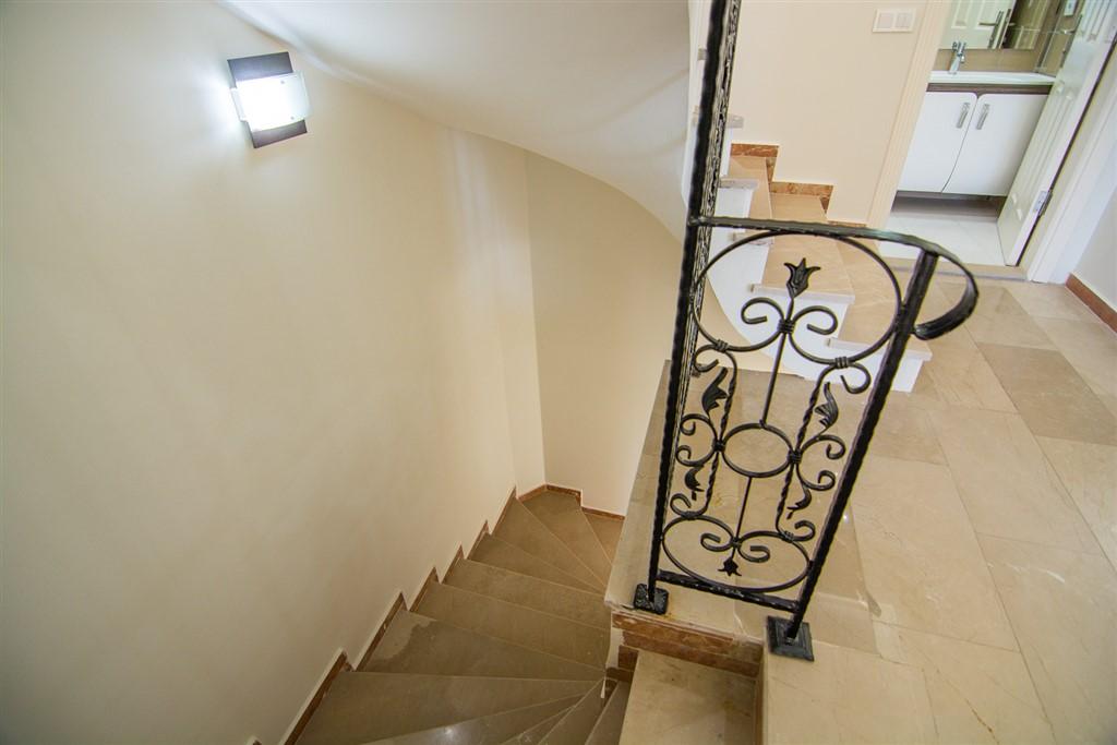 MAY1052 - Photo 27