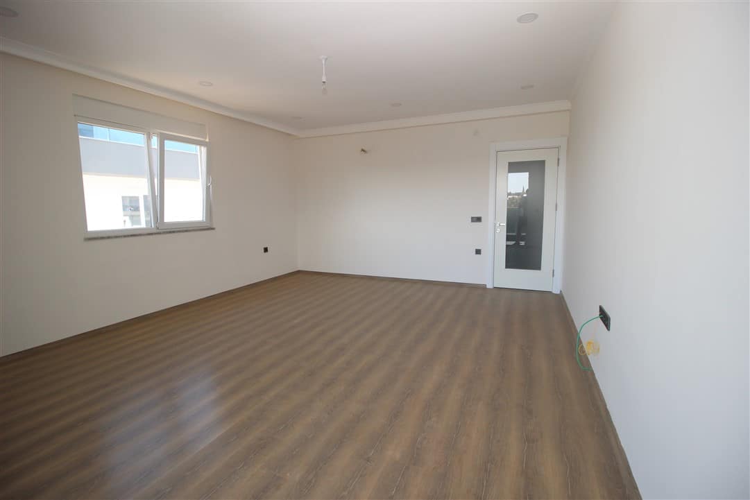 MAY1184 - Photo 31