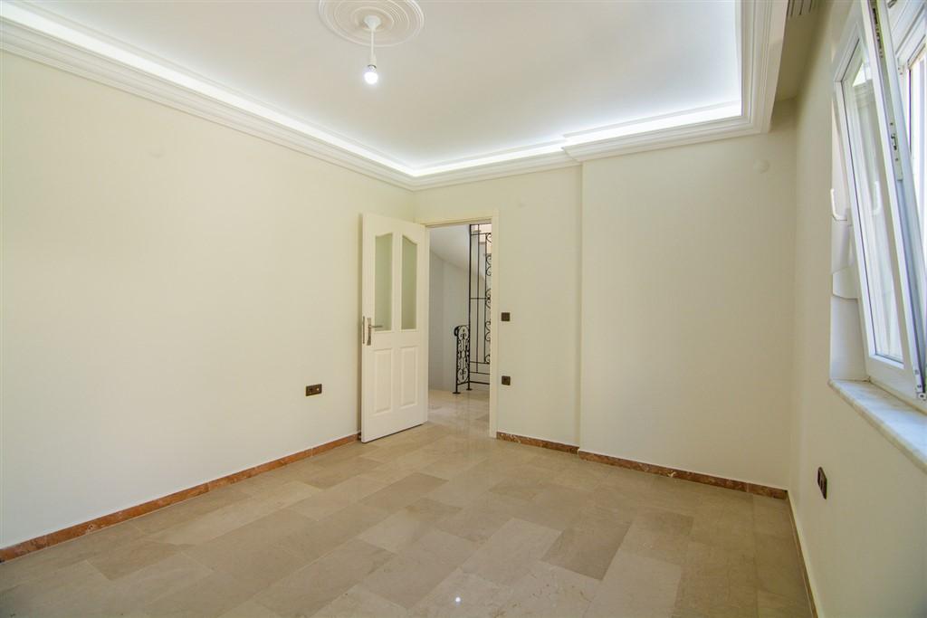 MAY1052 - Photo 31